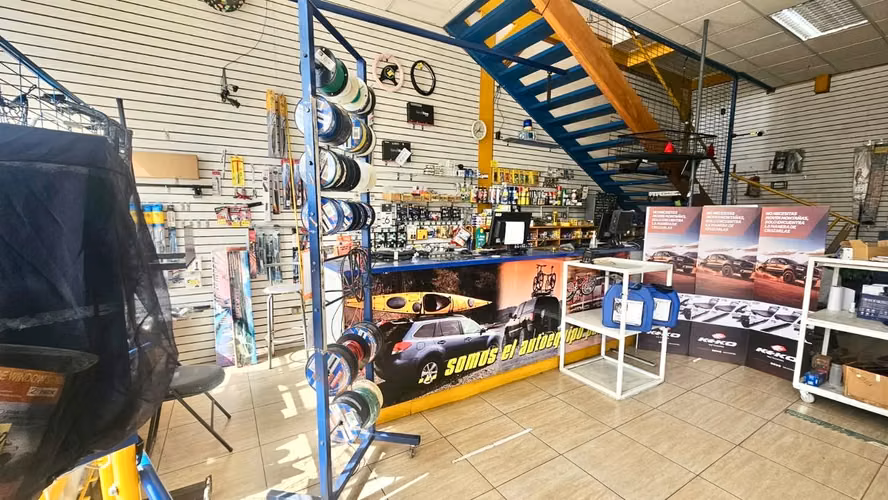 AMPLIO LOCAL COMERCIAL EN AVENIDA PICARTE VALDIVIA