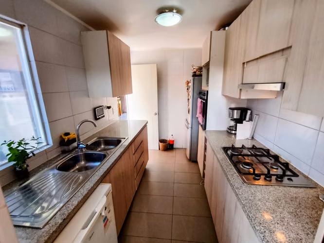 ¡CASA ESQUINA Y AISLADA EN BUIN! - Imagen 7