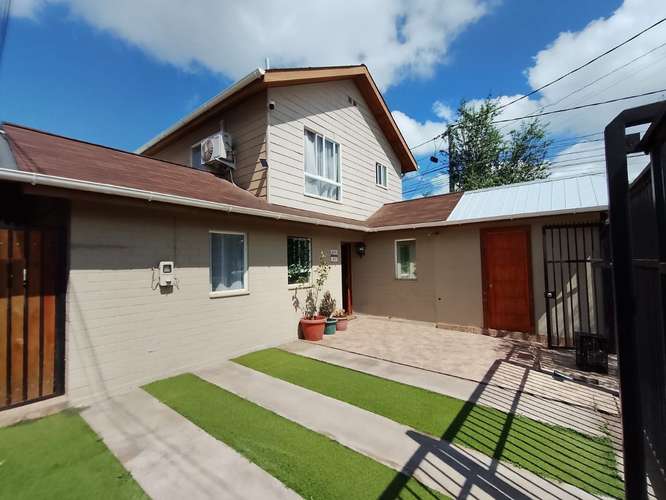 ¡CASA ESQUINA Y AISLADA EN BUIN, LISTA PARA VIVIR, CON QUINCHO Y SIN GASTOS COMUNES!