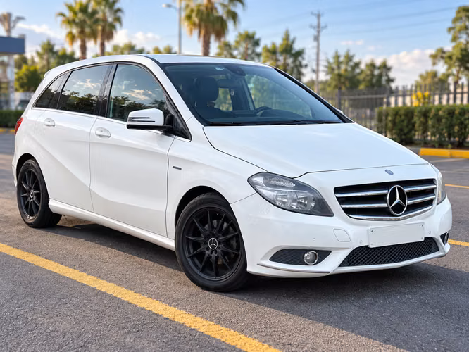 Mercedes-Benz B180 BlueEFFICIENCY Automático 2012