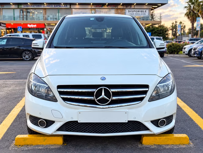 Mercedes-Benz B180 BlueEFFICIENCY Automático 2012
