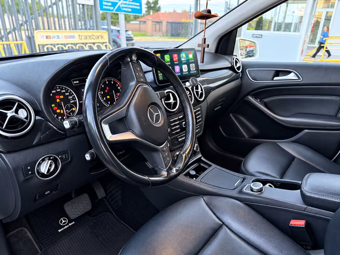 Mercedes-Benz B180 BlueEFFICIENCY Automático 2012