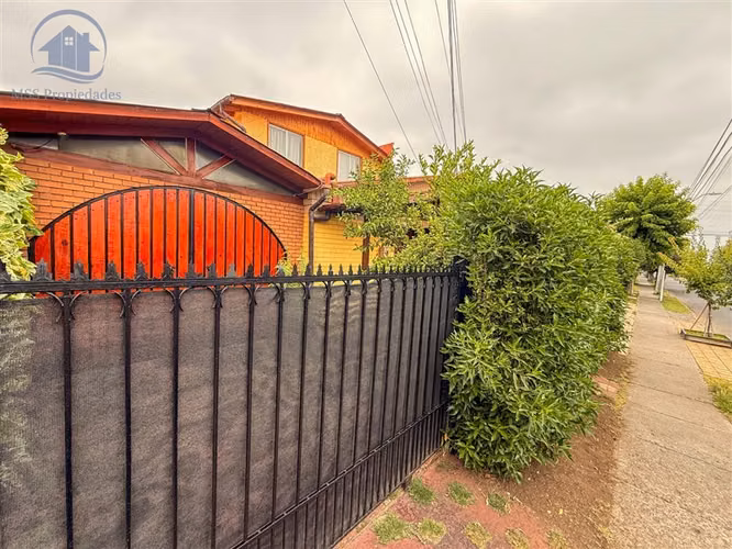 Casa en arriendo de 5D2B Metro Las Mercedes en Puente Alto