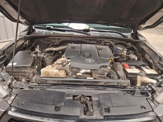 2023 Toyota Hilux 2.4 SR DIESEL 4X2 - Imagen 3