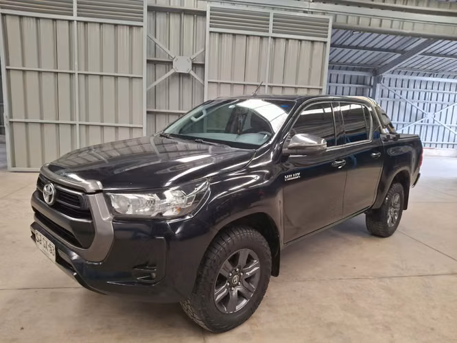 2023 Toyota Hilux 2.4 SR DIESEL 4X2