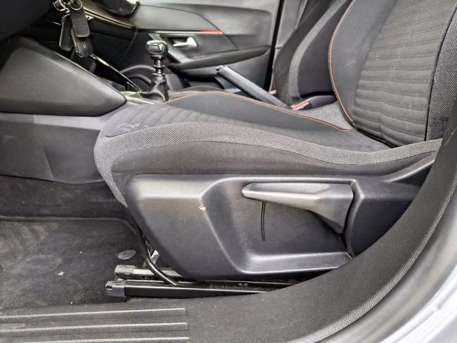 PEUGEOT 2008 2021 - Imagen 9