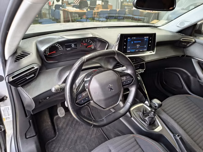 PEUGEOT 2008 2021 - Imagen 11