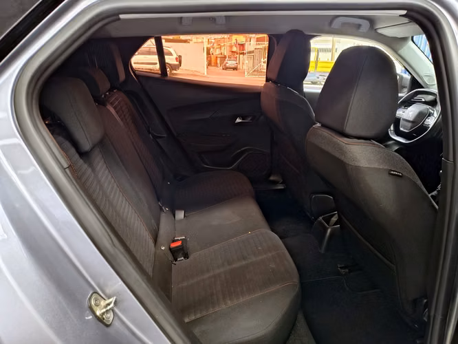 PEUGEOT 2008 2021 - Imagen 19
