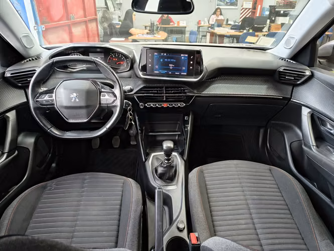 PEUGEOT 2008 2021 - Imagen 16
