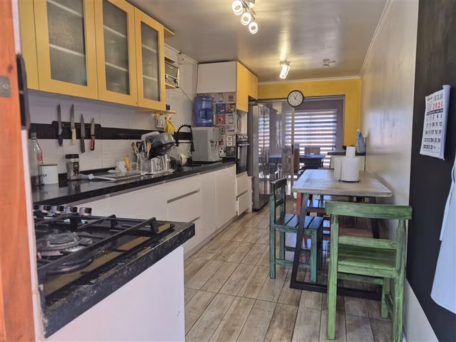 Arriendo casa amoblada de 5 dormitorios en Los Andes