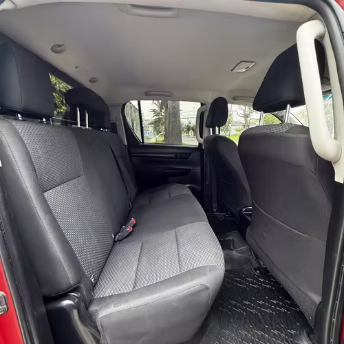 TOYOTA HILUX 4X4 DX 2023 - Imagen 13