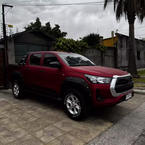TOYOTA HILUX 4X4 DX 2023 - Imagen 2