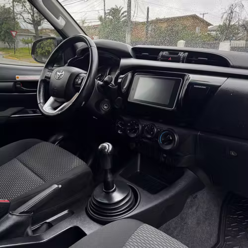 TOYOTA HILUX 4X4 DX 2023 - Imagen 7