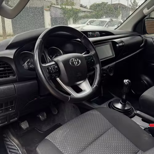 TOYOTA HILUX 4X4 DX 2023 - Imagen 9