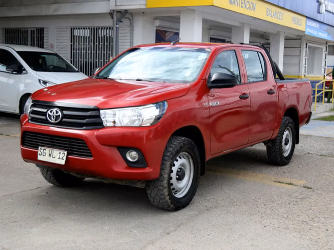 TOYOTA HILUX 2022