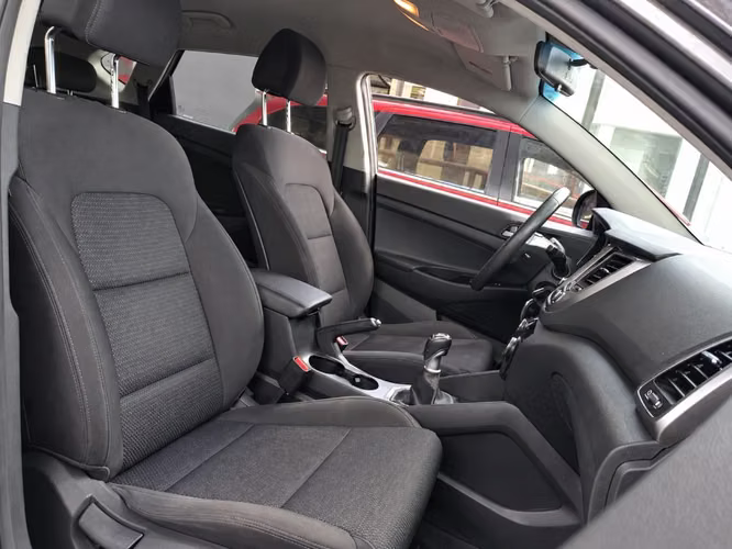 Hyundai Tucson 2.0 GL ADVANCE 4X2 NAV MT 5P 2018 - Imagen 16