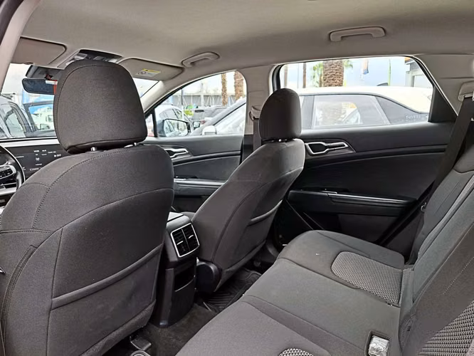 KIA SPORTAGE 2023 - Imagen 10