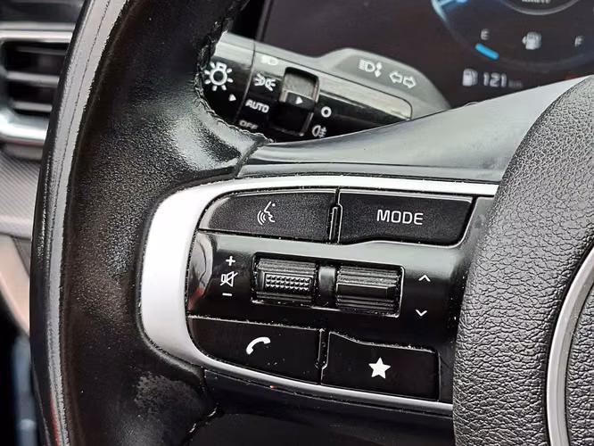 KIA SPORTAGE 2023 - Imagen 12