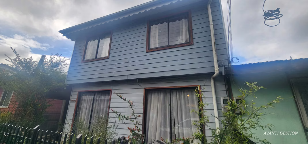 VENTA CASA 2 PISOS EN PUERTO OCTAY
