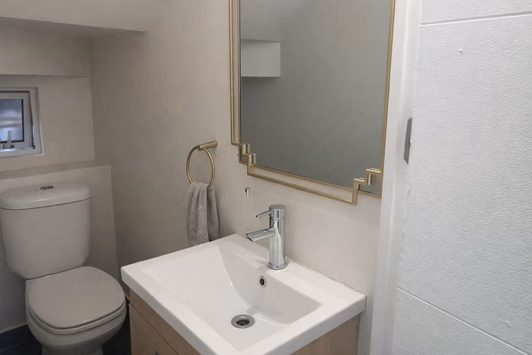 CASA EN CONDOMINIO CON PISCINA Y QUINCHO - Imagen 5