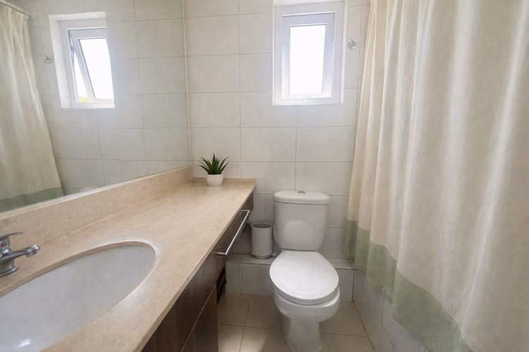 CASA EN CONDOMINIO CON PISCINA Y QUINCHO - Imagen 15