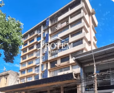 PROPIEDAD PARA USO HABITACIONAL U OFICINA PLENO CENTRO