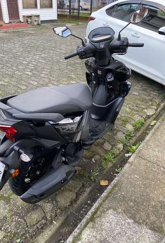 Moto scooter Yamaha - Imagen 3