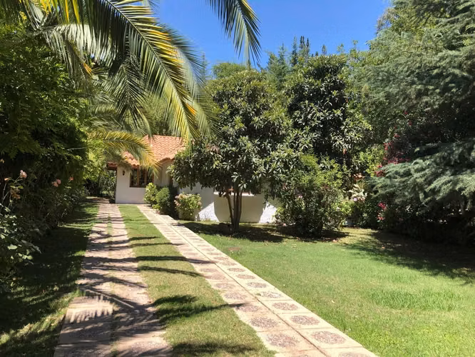Centro de eventos y casa de huéspedes - San Esteban