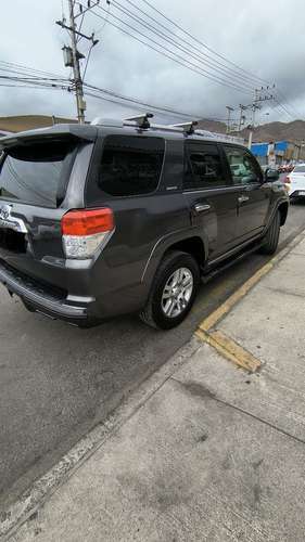 Vendo Toyota 4 Runner, 2011 con 93.000 km