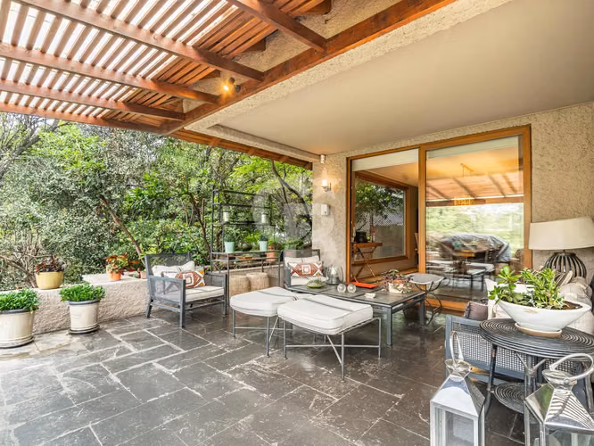 Venta de fabulosa casa en el Huinganal, La Dehesa