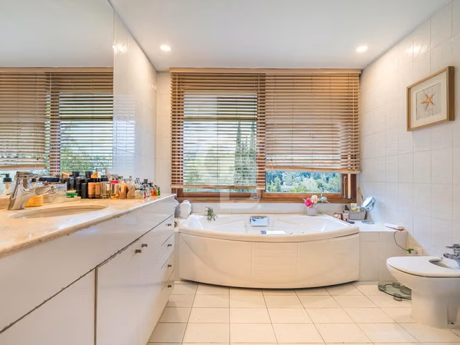 Venta de fabulosa casa en el Huinganal, La Dehesa