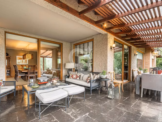 Venta de fabulosa casa en el Huinganal, La Dehesa