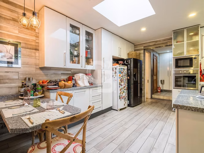 Venta de fabulosa casa en el Huinganal, La Dehesa