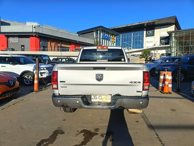 DODGE RAM 1500 3.6 AT 4x4