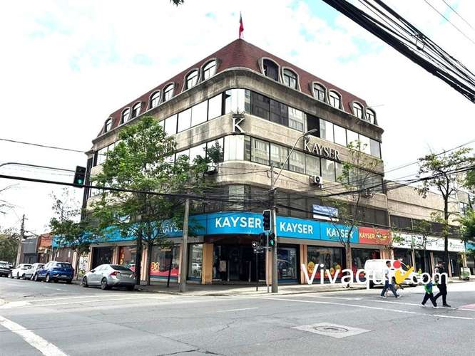 Local Comercial en venta en Santiago con oficinas y bodegaje