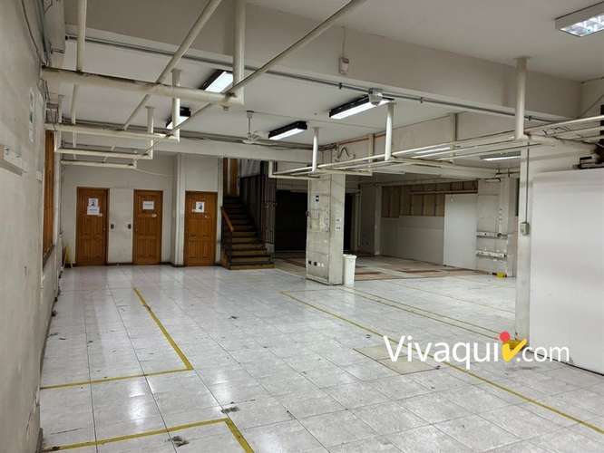 Local Comercial en venta en Santiago con oficinas y bodegaje - Imagen 17