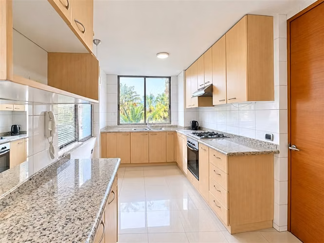 Departamento en venta de 4 dorm. en Lo Barnechea - Imagen 5