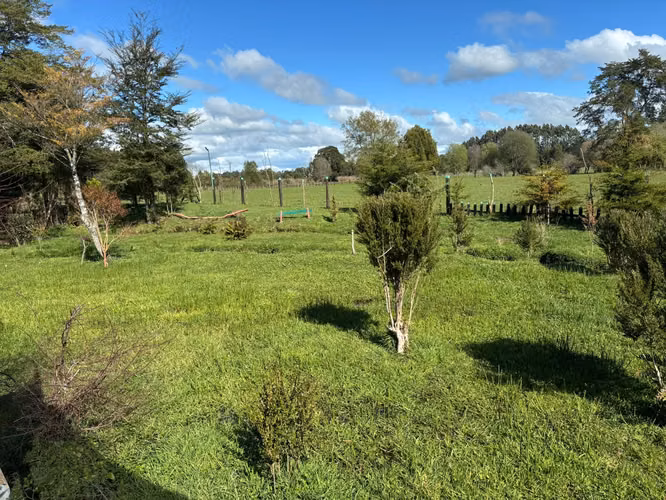 Acogedora casa con terreno 6.900 m2 con estero - Imagen 28