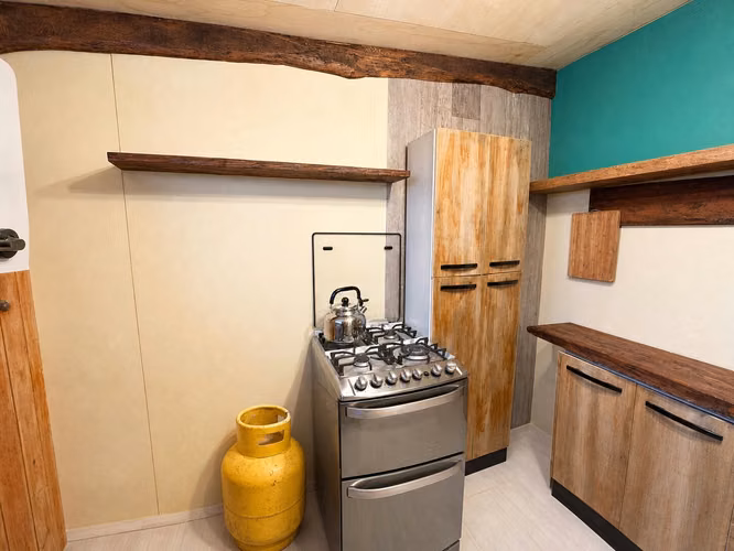 Acogedora casa con terreno 6.900 m2 con estero - Imagen 7