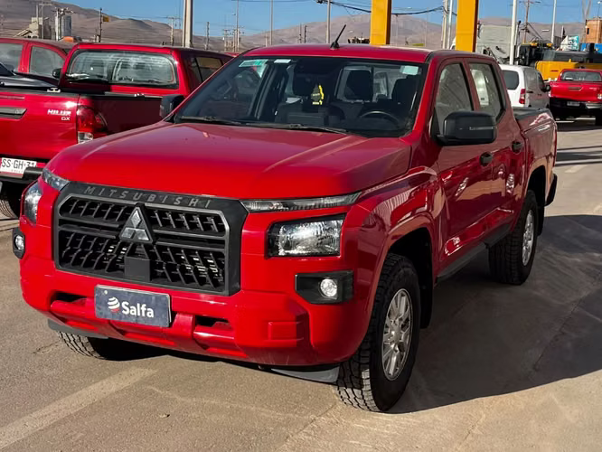 Mitsubishi L200 KATANA D/C 2.4 TDI MT XRT 4X4 2023