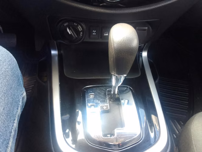NISSAN NAVARA D CAB 4X4 2.3 AT 2021 - Imagen 8