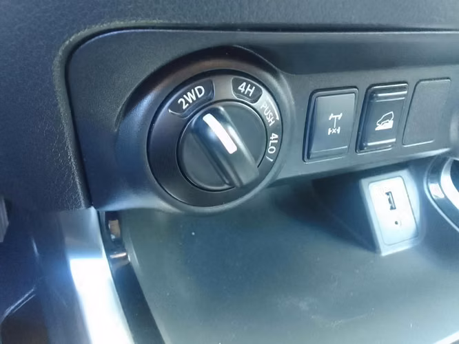 NISSAN NAVARA D CAB 4X4 2.3 AT 2021 - Imagen 9