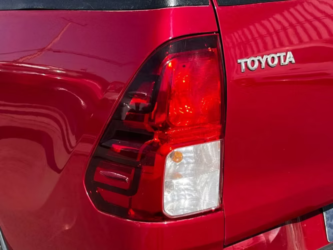 Toyota Hilux DC 4X4 2.4 D DX MT 2023 - Imagen 10