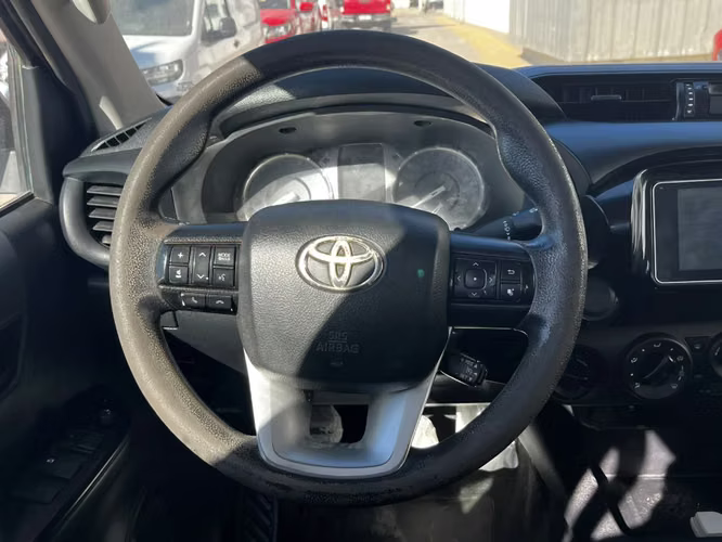 Toyota Hilux DC 4X4 2.4 D DX MT 2023 - Imagen 15