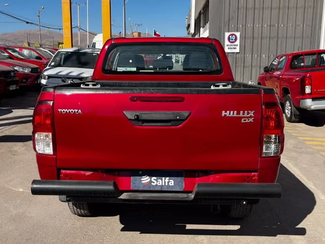 Toyota Hilux DC 4X4 2.4 D DX MT 2023 - Imagen 6