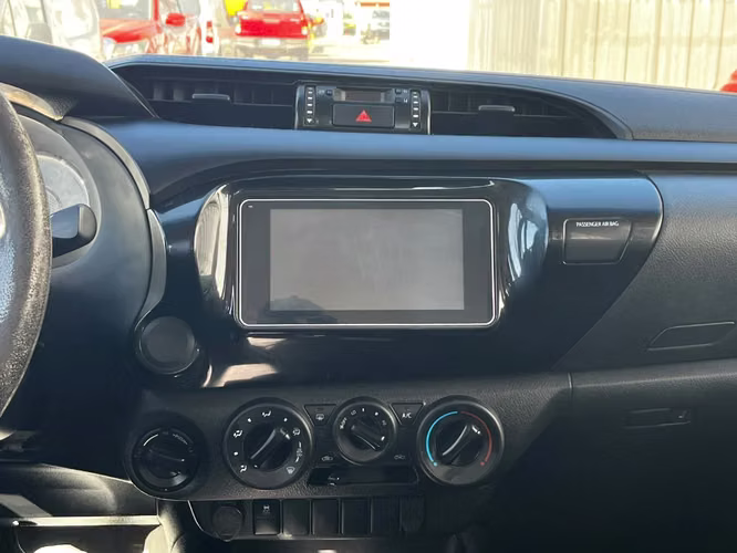 Toyota Hilux DC 4X4 2.4 D DX MT 2023 - Imagen 19