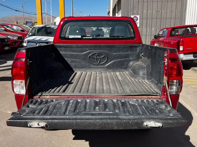 Toyota Hilux DC 4X4 2.4 D DX MT 2023 - Imagen 12