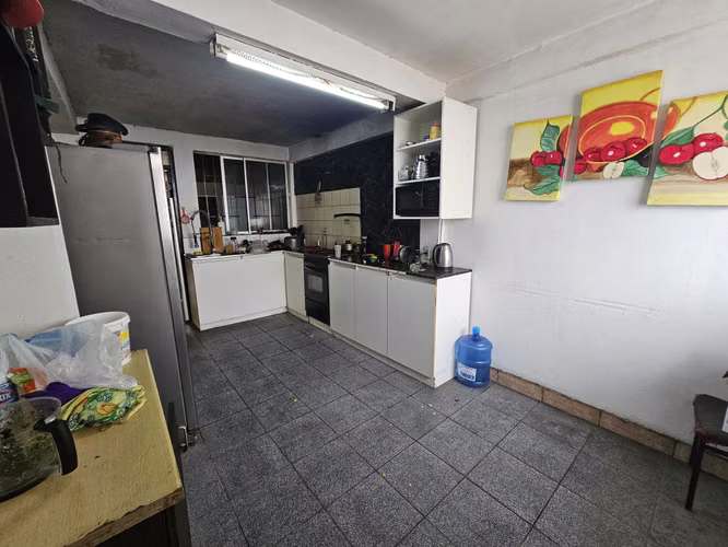 En venta amplia casa en Pasaje Nebraska – Iquique - Imagen 8