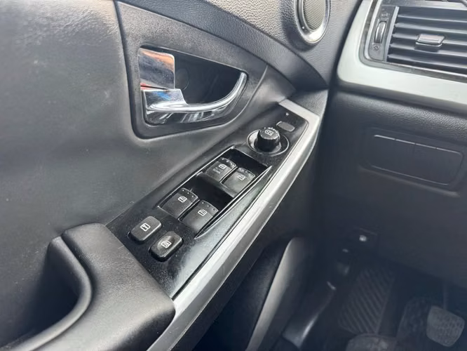 SSANGYONG KORANDO 2015 - Imagen 18