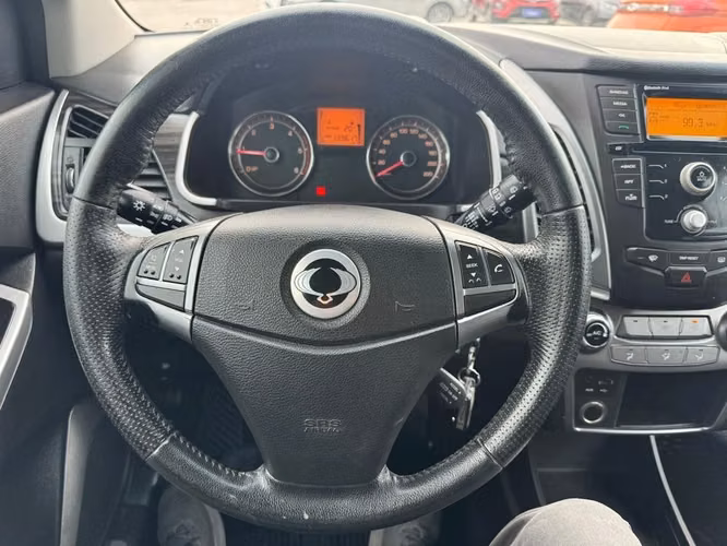 SSANGYONG KORANDO 2015 - Imagen 9